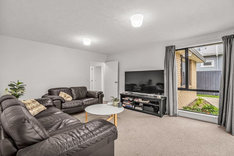 Photo of property in 2/63 Warden Street, Richmond, Christchurch, 8013
