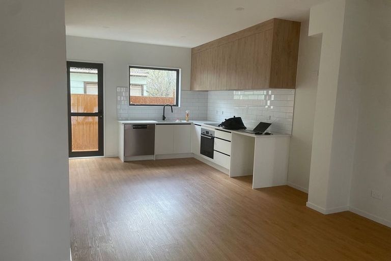 Photo of property in 4/18 Dellwood Avenue, Henderson, Auckland, 0612