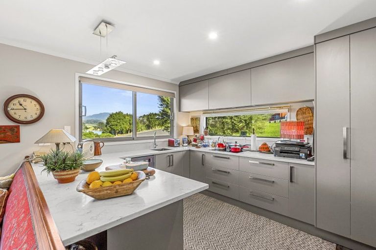 Photo of property in 2 Harakeke Place, Raglan, 3225