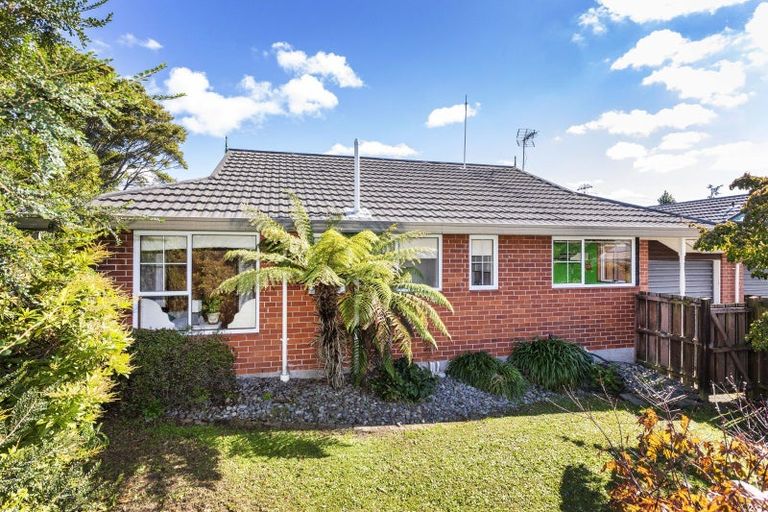 Photo of property in 5 Westgrove Avenue, Avonhead, Christchurch, 8042