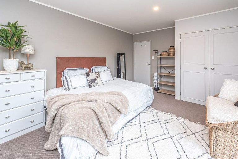 Photo of property in 14 Golf Vue Place, Castlecliff, Whanganui, 4501