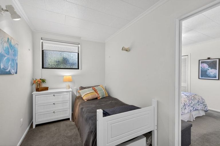 Photo of property in 32 Scarlet Oak Drive, West Melton, Christchurch, 7676