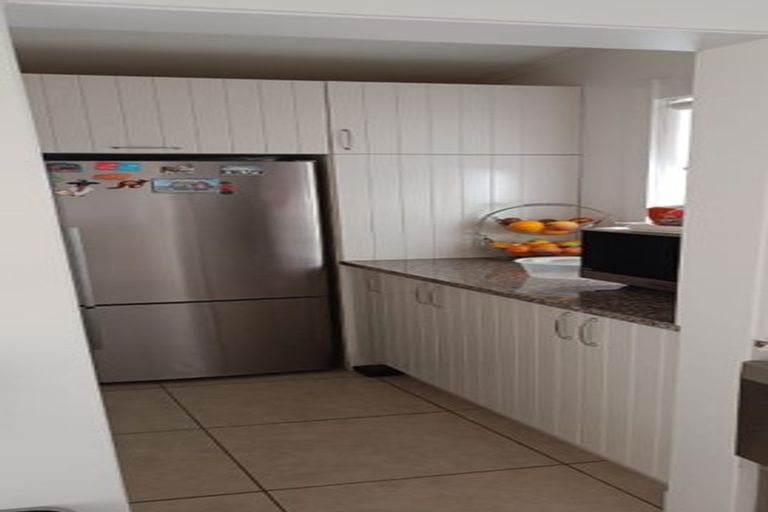 Photo of property in 105 Archibald Road, Kelston, Auckland, 0602