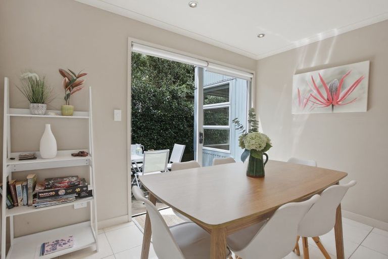 Photo of property in 32c Gilbert Street, New Plymouth, 4310