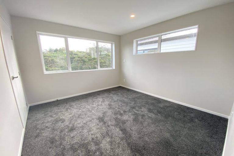 Photo of property in 35 Kaimai Avenue, Massey, Auckland, 0614