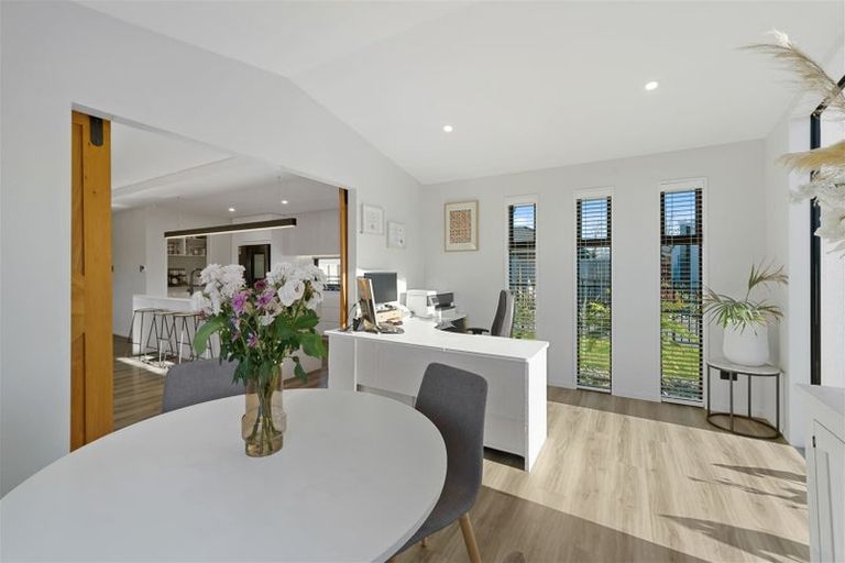 Photo of property in 10 Whitburn Avenue, Halswell, Christchurch, 8025