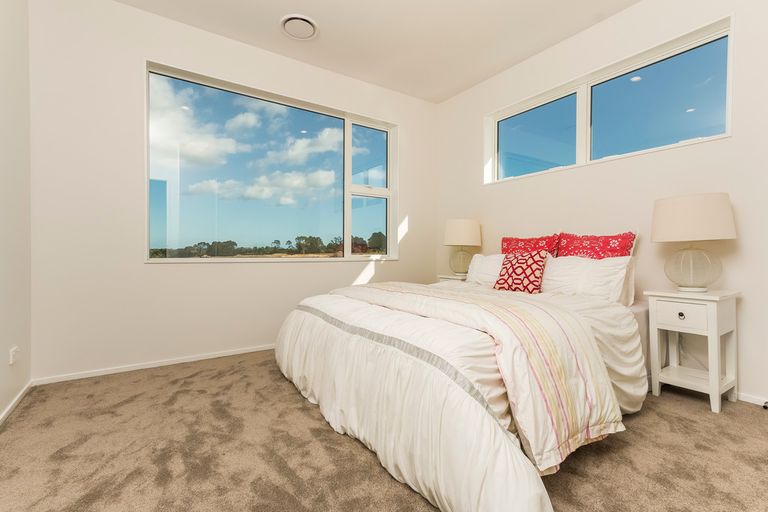 Photo of property in 14 Tauwaka Crescent, Riverhead, 0820