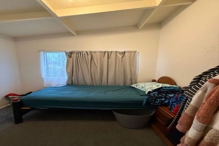 Photo of property in 16 Totaravale Drive, Totara Vale, Auckland, 0629