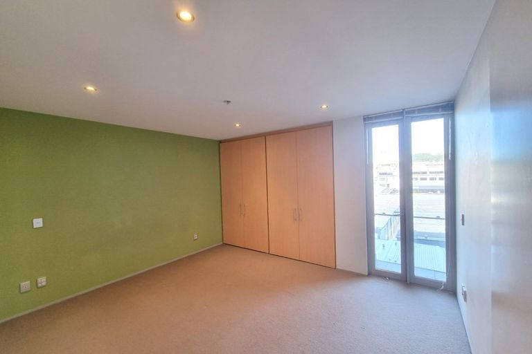 Photo of property in Sanctum Apartment, 10 Ebor Street, Te Aro, Wellington, 6011