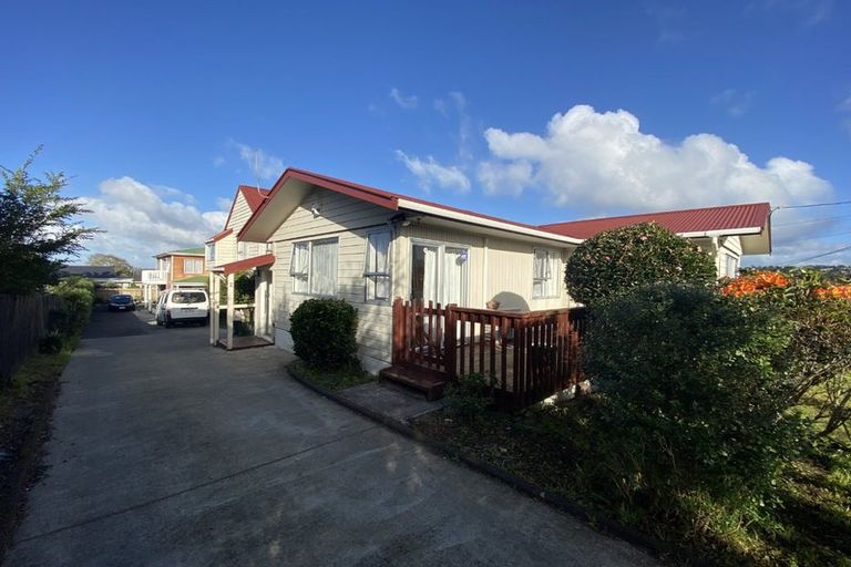 Photo of property in 2/2 Aotea Road, Glen Eden, Auckland, 0602