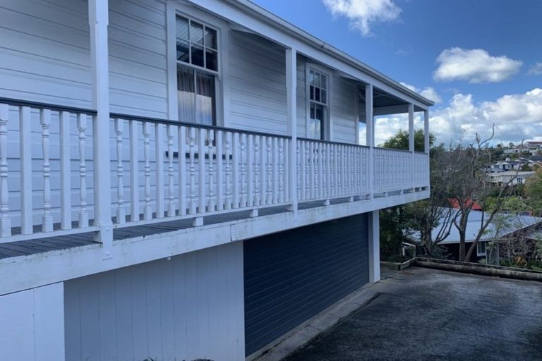 Photo of property in 2/22 Kiteroa Terrace, Rothesay Bay, Auckland, 0630