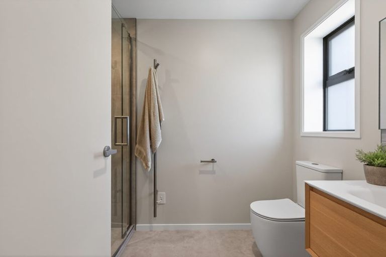 Photo of property in 14 Ngarara Road, Waikanae, 5036