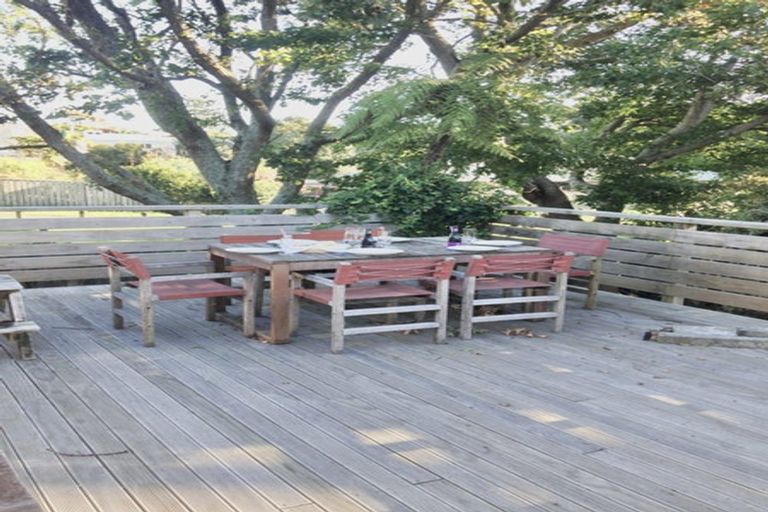 Photo of property in 35 Leinster Avenue, Raumati South, Paraparaumu, 5032