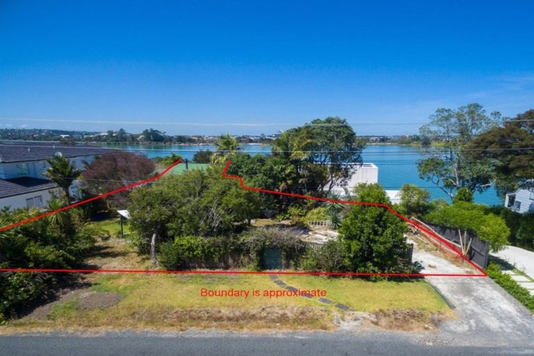 Photo of property in 67 Ferry Parade, Herald Island, Auckland, 0618