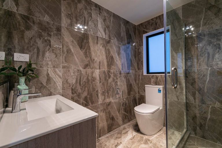 Photo of property in 5 Franheim Crescent, Orewa, 0931