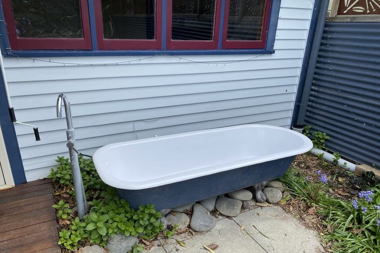 Photo of property in 35 Dublin Street, Martinborough, 5711