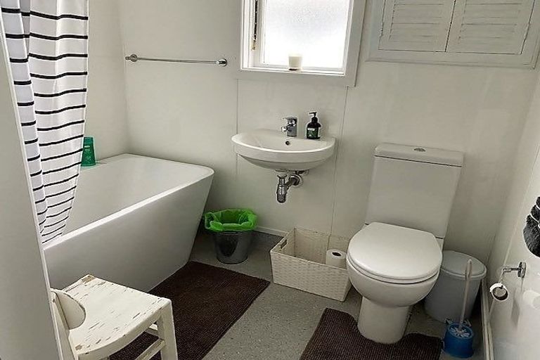 Photo of property in 27 Te Aute Road, Havelock North, 4130