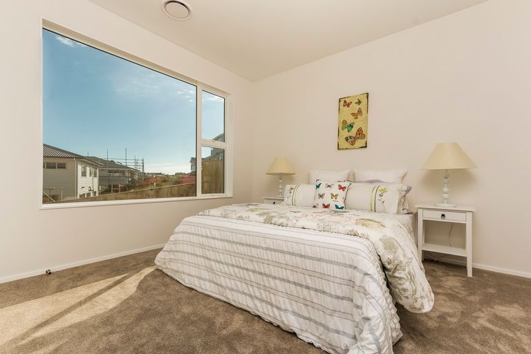 Photo of property in 14 Tauwaka Crescent, Riverhead, 0820