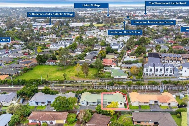 Photo of property in 11c Sturges Road, Henderson, Auckland, 0612
