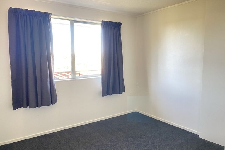 Photo of property in 10 Cloghan Close, Massey, Auckland, 0614