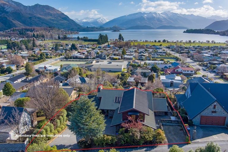 Photo of property in 9 Botting Place, Wanaka, 9305