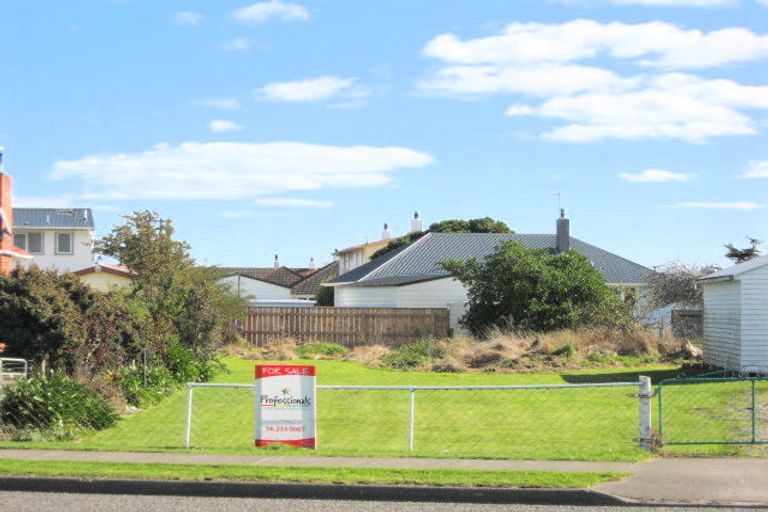 Photo of property in 75 Bridge Street, Bulls, 4818