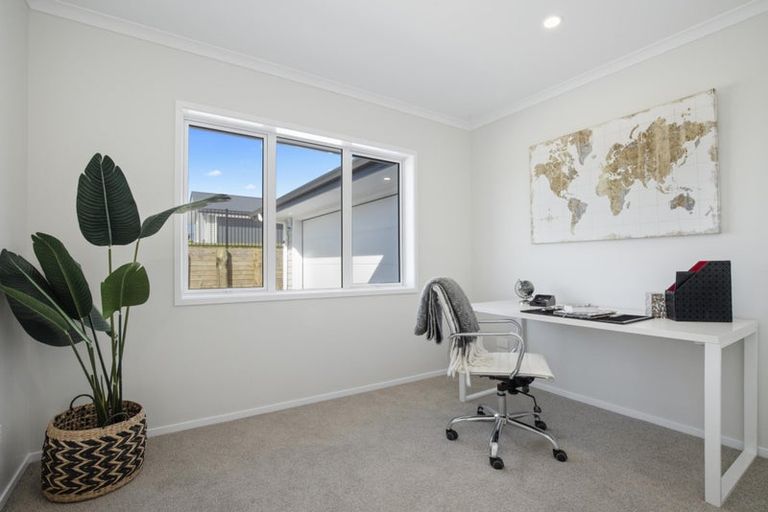 Photo of property in 3 Tavarnya Way, Patumahoe, Pukekohe, 2679