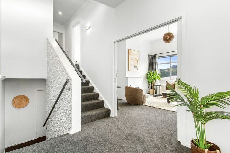 Photo of property in 32a Tawa Terrace, Tawa, Wellington, 5028