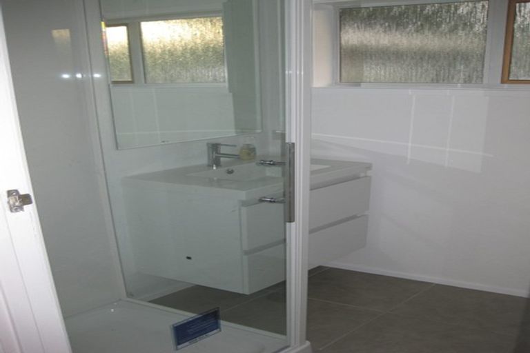 Photo of property in 2/17 Omana Road, Milford, Auckland, 0620