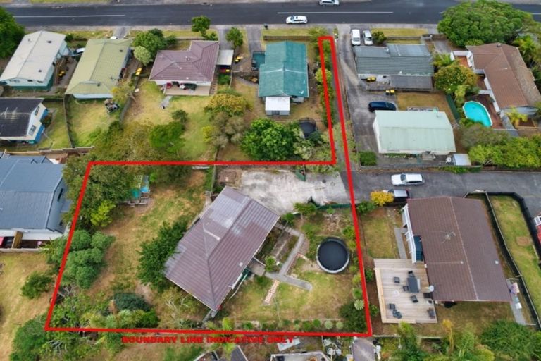 Photo of property in 14 Aldern Road, Massey, Auckland, 0614