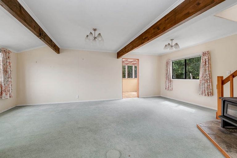 Photo of property in 13 Makiri Street, Helensville, 0800