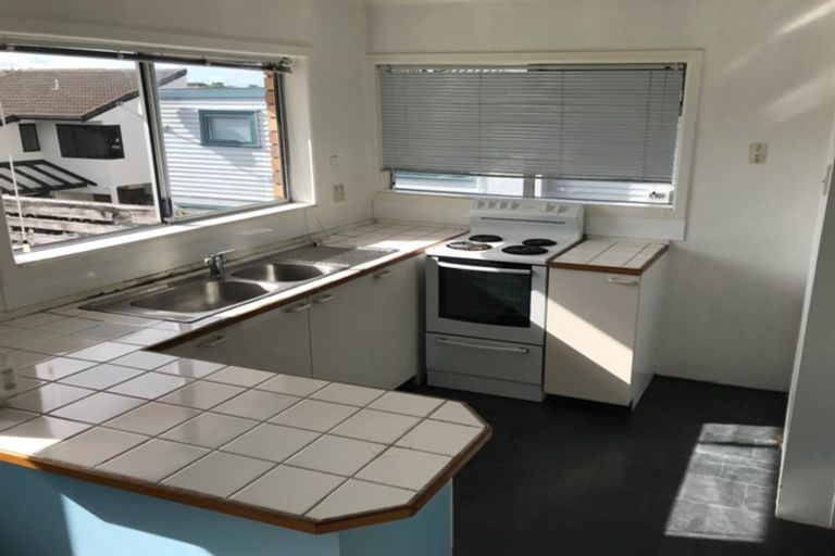 Photo of property in 1/45 Corunna Road, Milford, Auckland, 0620