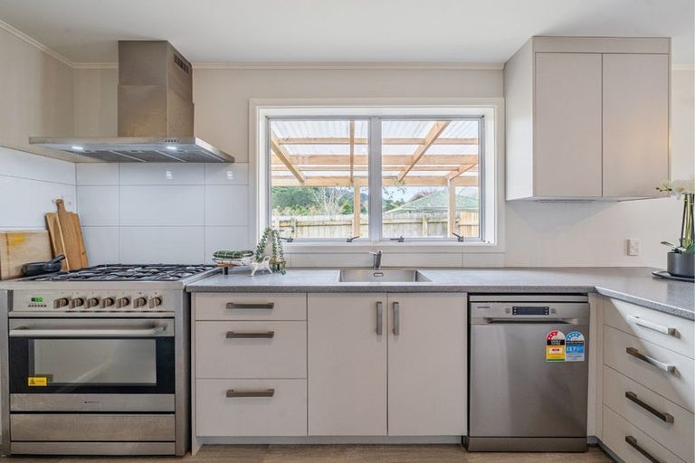 Photo of property in 95 Hine Road, Wainuiomata, Lower Hutt, 5014