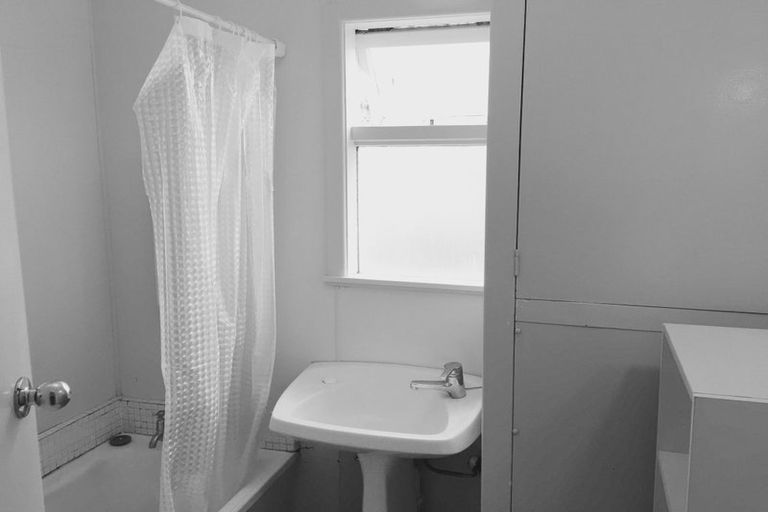 Photo of property in 1/78 Seaview Road, Castor Bay, Auckland, 0620