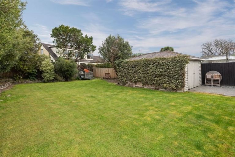 Photo of property in 28 Woodford Terrace, Ilam, Christchurch, 8053