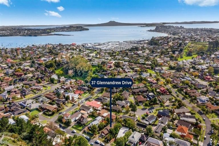 Photo of property in 37 Glennandrew Drive, Half Moon Bay, Auckland, 2012