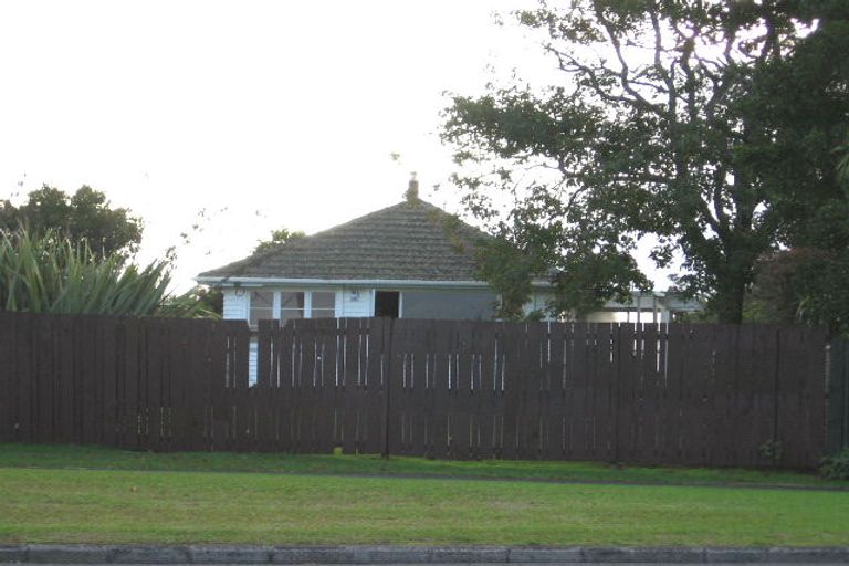 Photo of property in 432 Old Te Atatu Road, Te Atatu Peninsula, Auckland, 0610