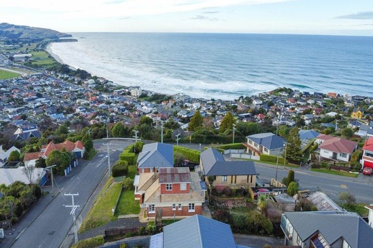 Photo of property in 11 Earls Road, Saint Clair, Dunedin, 9012