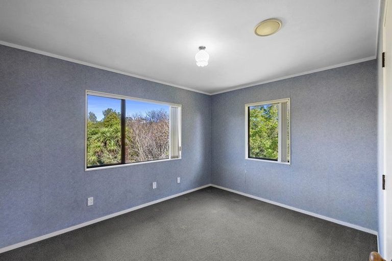 Photo of property in 7 Larsen Place, Merrilands, New Plymouth, 4312