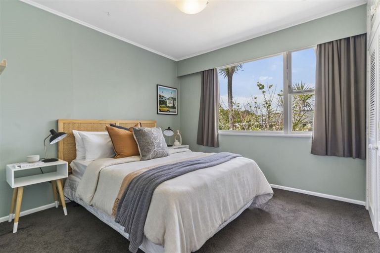 Photo of property in 22 Bayside Avenue, Te Atatu Peninsula, Auckland, 0610