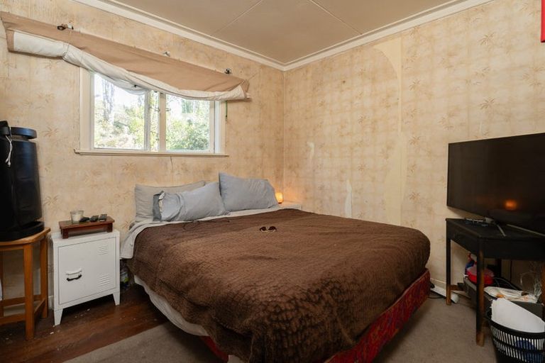 Photo of property in 19 Bayview Road, Paremata, Porirua, 5024