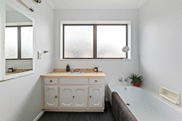 Photo of property in 8 Riverside Drive, Kaponga, Hawera, 4679