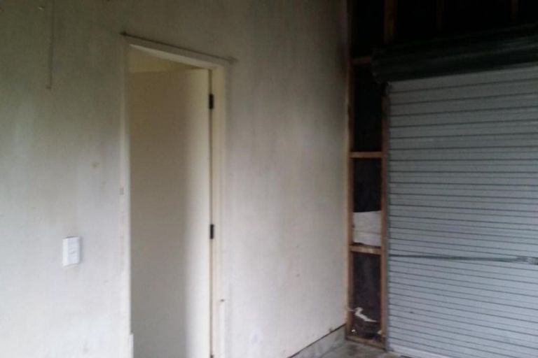 Photo of property in 26 Barneys Farm Road, Clendon Park, Auckland, 2103