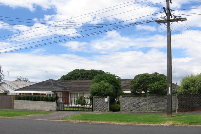 Photo of property in 1/59 Tawa Road, One Tree Hill, Auckland, 1061