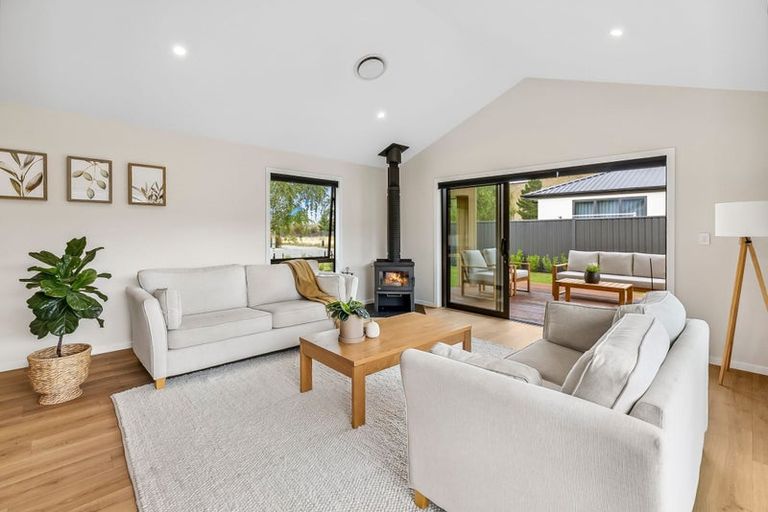 Photo of property in 11 Pisa Moorings Road, Mount Pisa, Cromwell, 9383