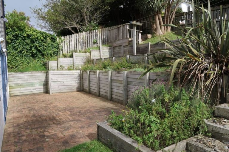 Photo of property in 62a Saint Johns Terrace, Tawa, Wellington, 5028