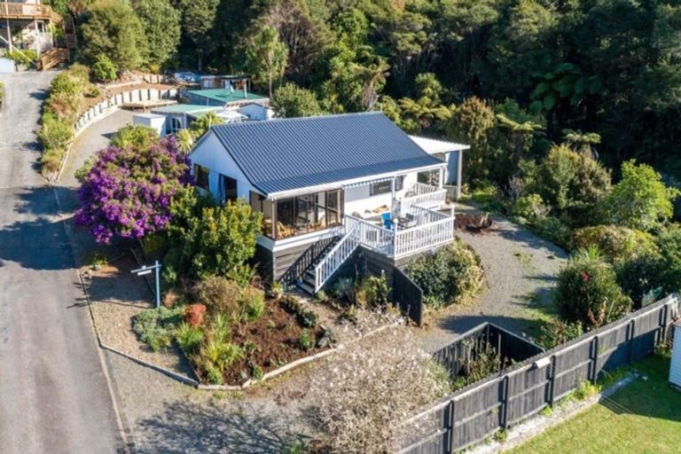 Photo of property in 16 Windsor Drive, Tairua, 3508