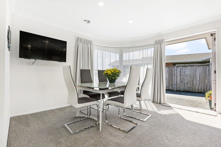 Photo of property in 33 Hastings Place, Hamilton Lake, Hamilton, 3204