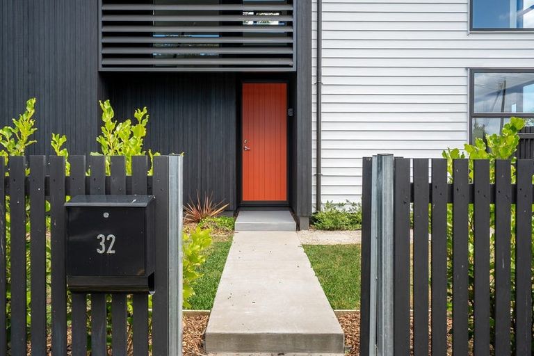 Photo of property in 32 Swanson Road, Henderson, Auckland, 0610