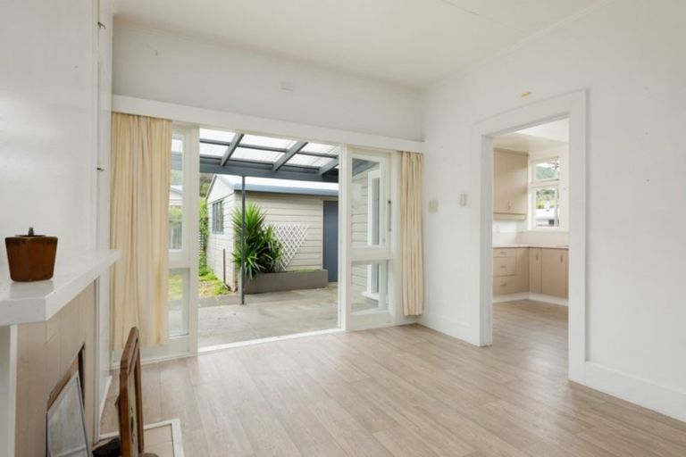 Photo of property in 16 Buller Street, Picton, 7220